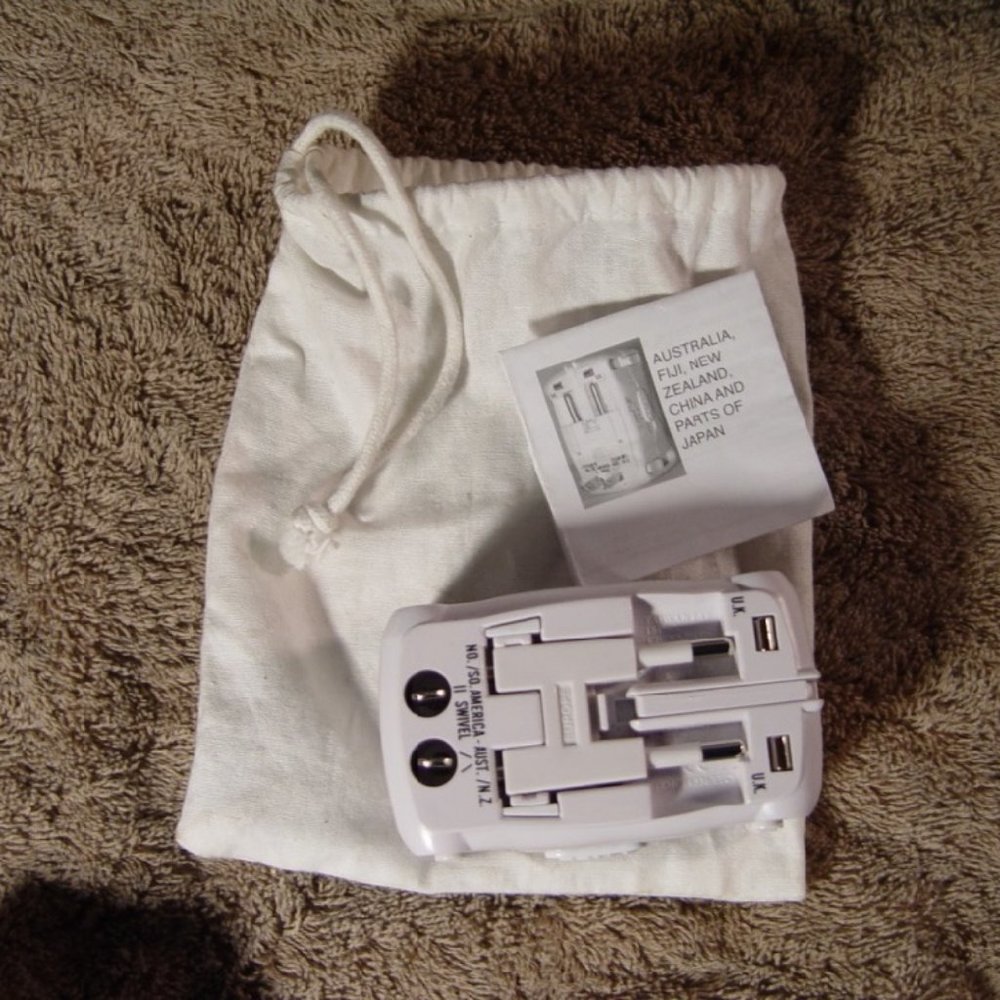 Travel Smart All-In-One Adapter with Built-In Surge Protector TS/TSM-237 AP